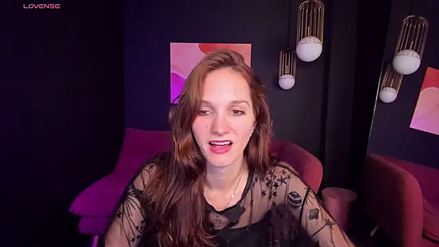 Snapshot of MirandaGlow chatting on 12/20/24, 11:54 MirandaGlow online show from 12/20/24, 11:54