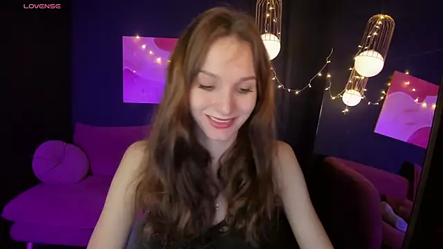 Snapshot of MirandaGlow chatting on 01/13/25, 05:44 MirandaGlow online show from 01/13/25, 05:44