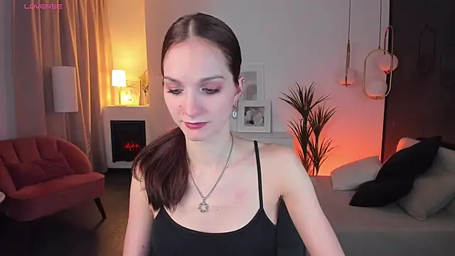 Snapshot of MirandaGlow chatting on 02/21/25, 05:46 MirandaGlow online show from 02/21/25, 05:46