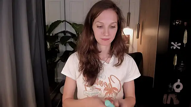MirandaGlow online show from 06/27/26, 05:45