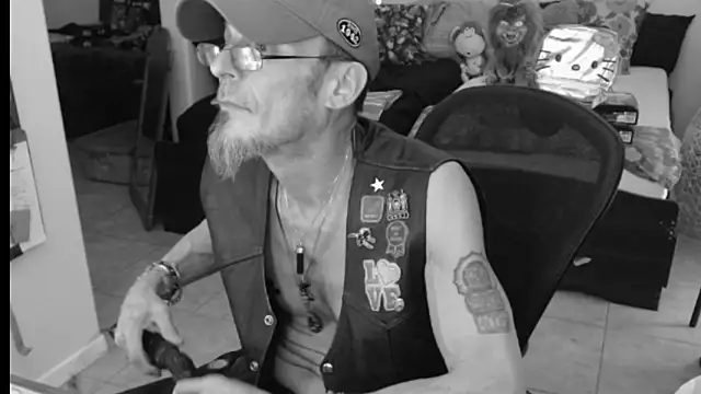 Snapshot of mycock2474u chatting on 02/20/25, 03:34 mycock2474u online show from 02/20/25, 03:34