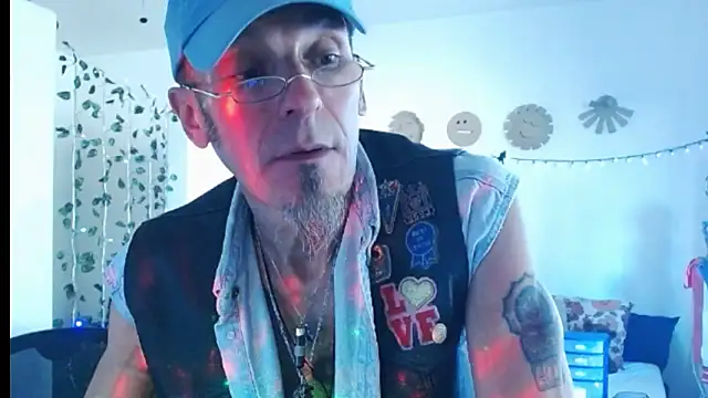 Snapshot of mycock2474u chatting on 02/25/25, 02:58 mycock2474u online show from 02/25/25, 02:58