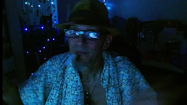 Snapshot of mycock2474u chatting on 03/04/25, 04:27 mycock2474u online show from 03/04/25, 04:27