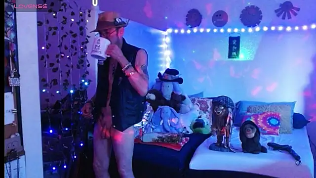 Snapshot of mycock2474u chatting on 03/21/25, 01:34 mycock2474u online show from 03/21/25, 01:34