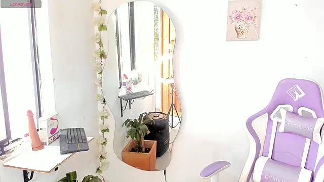 Snapshot of sofia_gold_ chatting on 05/29/26, 02:48 sofia gold online show from 05/29/26, 02:48