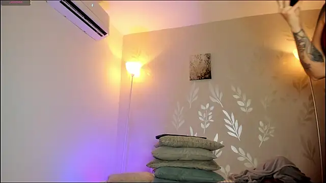 alejandrarosse   online show from 03/13/26, 09:21