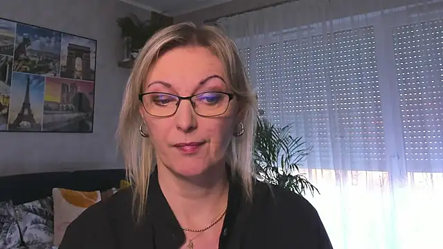 vanessa chat online show from 02/11/25, 02:35