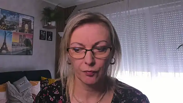 vanessa chat online show from 03/11/25, 02:18