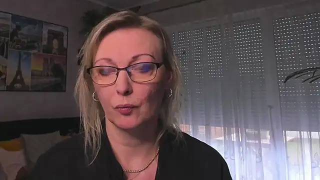 vanessa chat online show from 03/13/25, 02:23