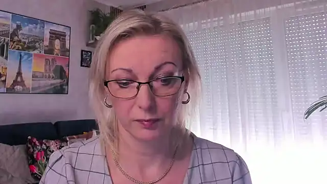 vanessa chat online show from 03/23/25, 07:53