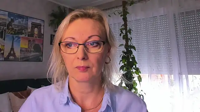 vanessa chat online show from 09/18/25, 01:24