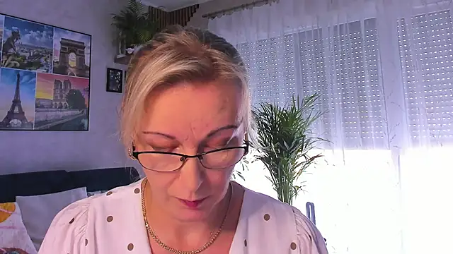 vanessa chat online show from 10/13/25, 01:22