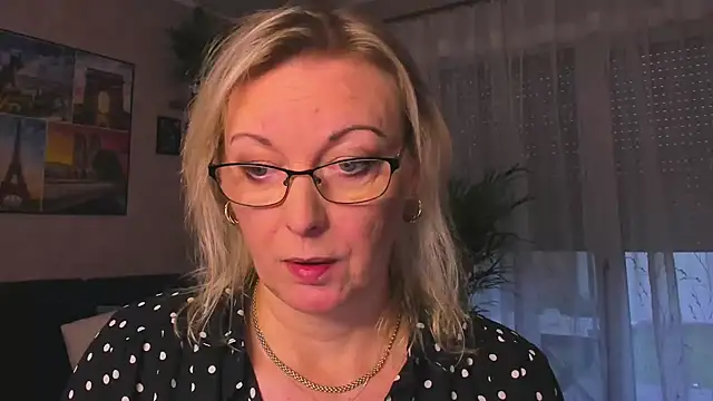 vanessa chat online show from 11/25/25, 02:17