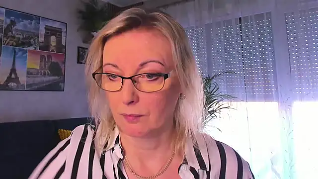 Snapshot of vanessa_chat chatting on 03/03/26, 02:12 vanessa chat online show from 03/03/26, 02:12