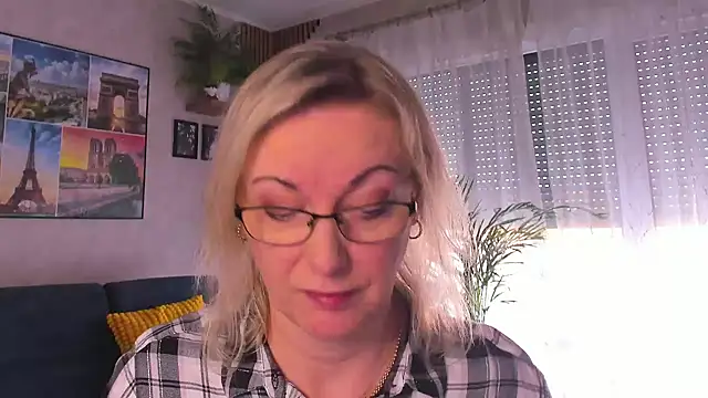 Snapshot of vanessa_chat chatting on 03/10/26, 02:11 vanessa chat online show from 03/10/26, 02:11