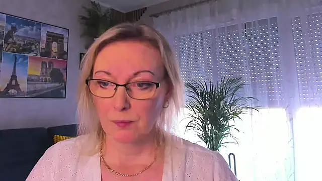 Snapshot of vanessa_chat chatting on 03/18/26, 02:20 vanessa chat online show from 03/18/26, 02:20