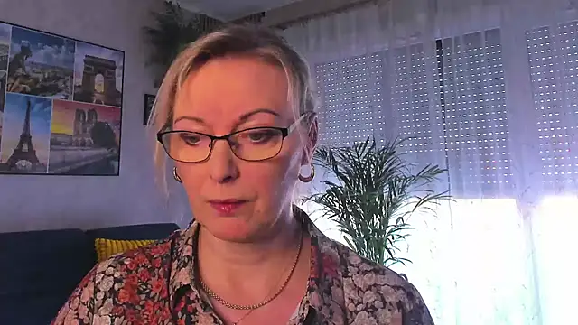 Snapshot of vanessa_chat chatting on 03/19/26, 02:21 vanessa chat online show from 03/19/26, 02:21