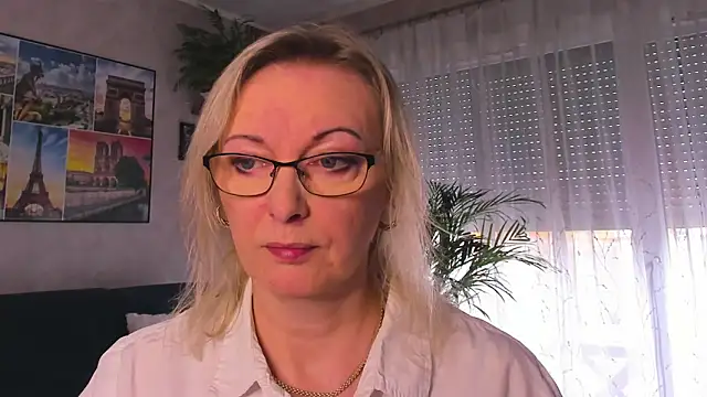 Snapshot of vanessa_chat chatting on 03/23/26, 02:21 vanessa chat online show from 03/23/26, 02:21