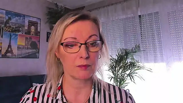 Snapshot of vanessa_chat chatting on 03/24/26, 02:22 vanessa chat online show from 03/24/26, 02:22