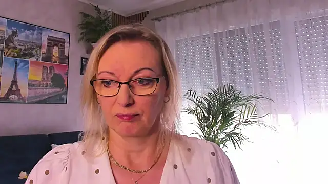 Snapshot of vanessa_chat chatting on 04/08/26, 01:33 vanessa chat online show from 04/08/26, 01:33