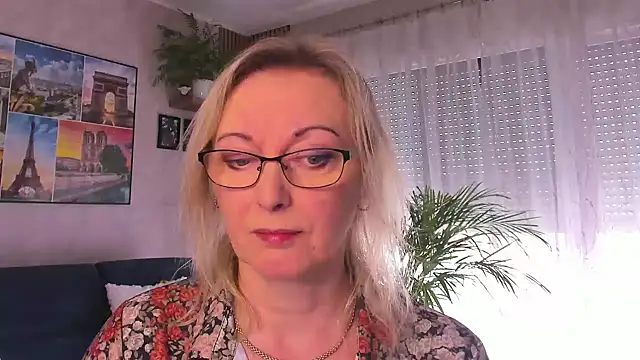 Snapshot of vanessa_chat chatting on 04/12/26, 01:27 vanessa chat online show from 04/12/26, 01:27