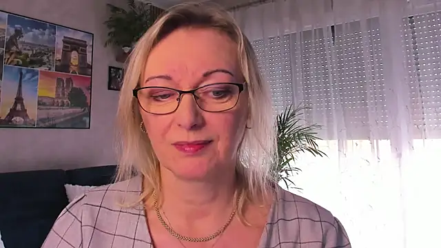 Snapshot of vanessa_chat chatting on 04/14/26, 01:39 vanessa chat online show from 04/14/26, 01:39