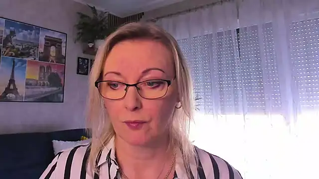 Snapshot of vanessa_chat chatting on 04/15/26, 01:18 vanessa chat online show from 04/15/26, 01:18