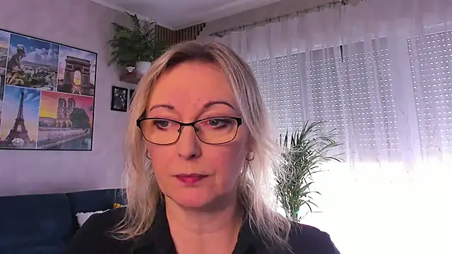 Snapshot of vanessa_chat chatting on 04/16/26, 01:23 vanessa chat online show from 04/16/26, 01:23