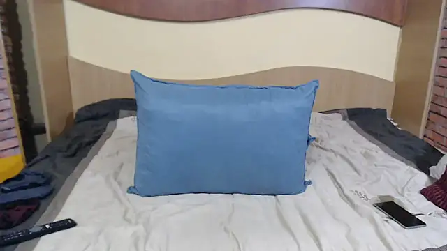 Snapshot of EvelyneFlirtyMilf chatting on 03/14/25, 08:42 EvelyneFlirtyMilf online show from 03/14/25, 08:42