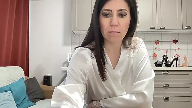 HotyWinter online show from 11/15/25, 07:05