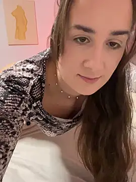 Snapshot of EllaMae chatting on 12/19/24, 10:21 EllaMae online show from 12/19/24, 10:21