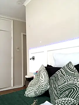 LuciousLips96 online show from 11/14/25, 09:08