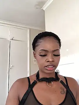 LuciousLips96 online show from 11/30/25, 09:57