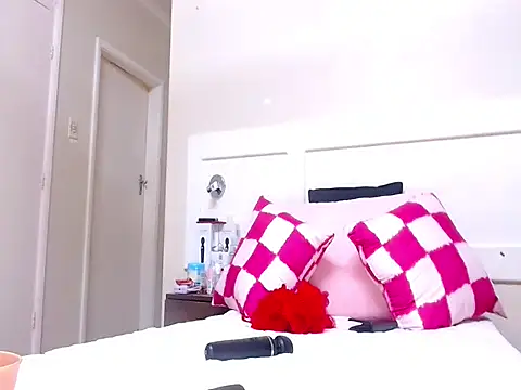 LuciousLips96 online show from 04/01/26, 06:49