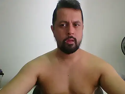 Snapshot of TRIISTAN_KING10 chatting on 02/17/26, 03:29 TRIISTAN KING10 online show from 02/17/26, 03:29