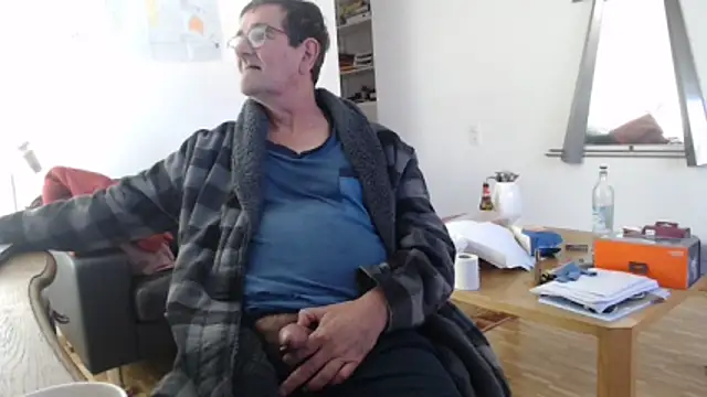 Snapshot of silvio-aus-luzern-CH chatting on 03/13/26, 07:59 silvio-aus-luzern-CH online show from 03/13/26, 07:59