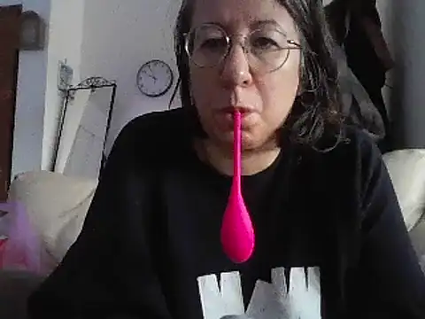 Snapshot of milkarock chatting on 01/28/25, 08:57 milkarock online show from 01/28/25, 08:57