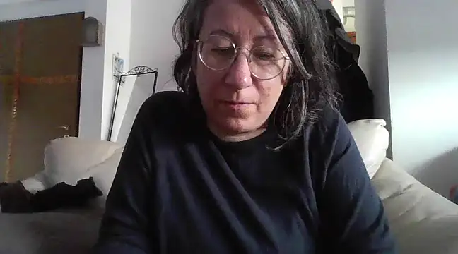 Snapshot of milkarock chatting on 02/18/25, 10:27 milkarock online show from 02/18/25, 10:27