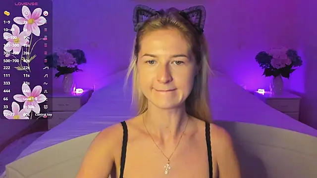 AnnaCarrera online show from 09/16/25, 06:20