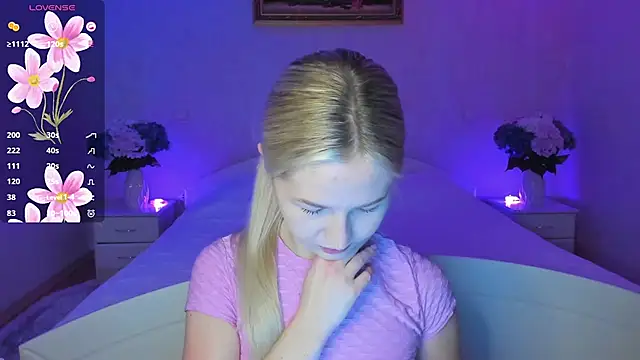 AnnaCarrera online show from 10/31/25, 09:27