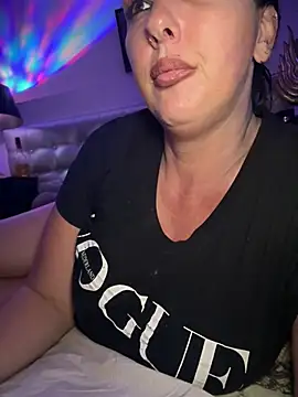 TiffanyRoxx online show from 04/01/26, 06:27