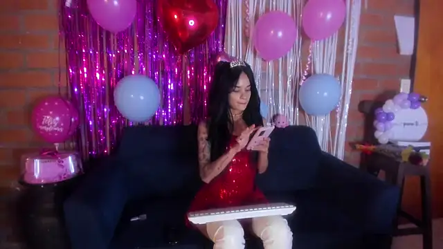 Snapshot of secretgreisy_ chatting on 11/21/25, 04:22 secretgreisy online show from 11/21/25, 04:22