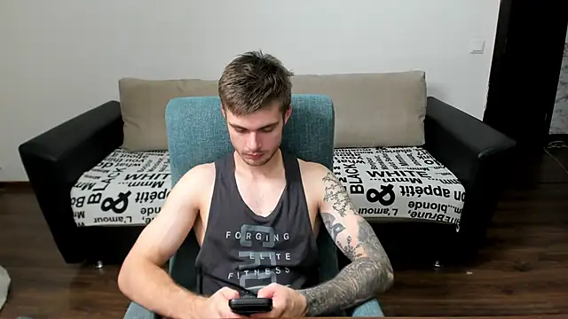 maks wolfis online show from 12/19/24, 12:45