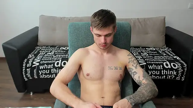 maks wolfis online show from 02/24/25, 10:15