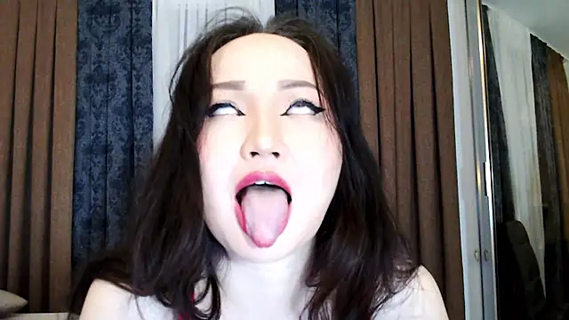 Snapshot of DanyMin chatting on 02/19/26, 06:42 DanyMin online show from 02/19/26, 06:42