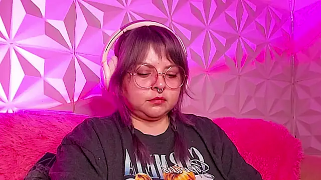 Satyn doll online show from 10/24/25, 11:01