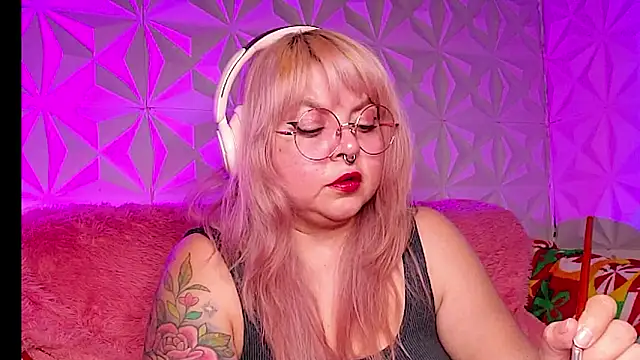 Satyn doll online show from 02/03/26, 12:09