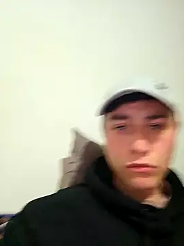 Snapshot of eduar37401 chatting on 12/18/25, 03:01 eduar37401 online show from 12/18/25, 03:01