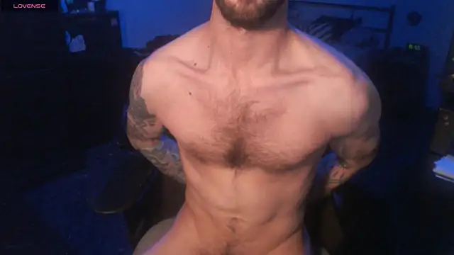 Snapshot of SexxxyLouis chatting on 11/03/25, 09:16 SexxxyLouis online show from 11/03/25, 09:16