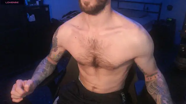 Snapshot of SexxxyLouis chatting on 11/04/25, 09:19 SexxxyLouis online show from 11/04/25, 09:19